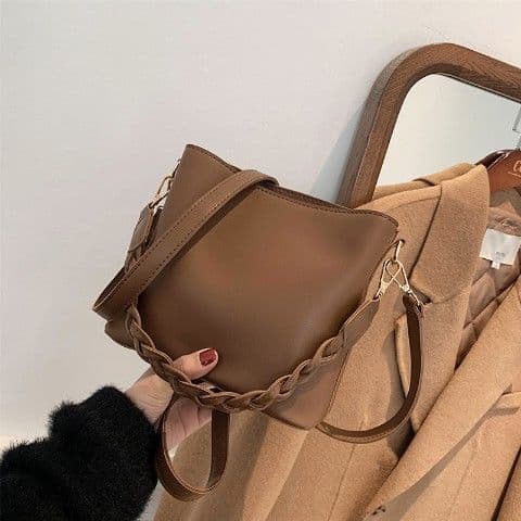 image-Fashion Retro One-shoulder Crossbody Underarm Bucket Bag
