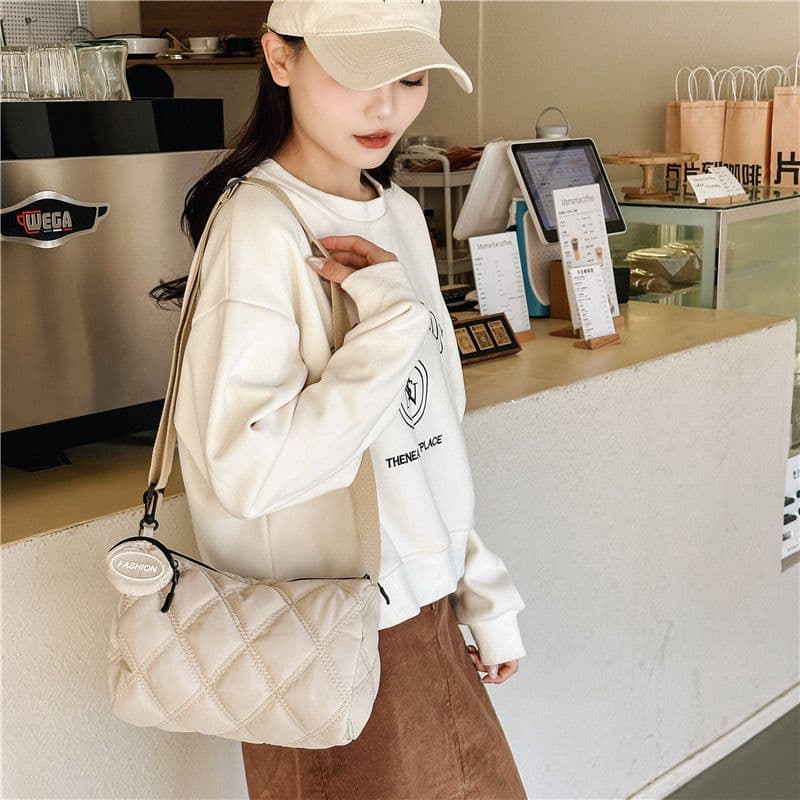 image-Fashionable Stylish Diamond Embroidery Thread Street Trendy Crossbody Bag