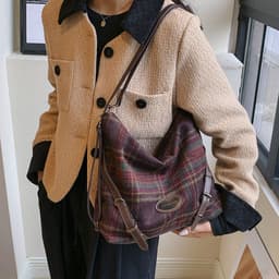 image-Simple And Portable Fashion Underarm Crossbody Bag
