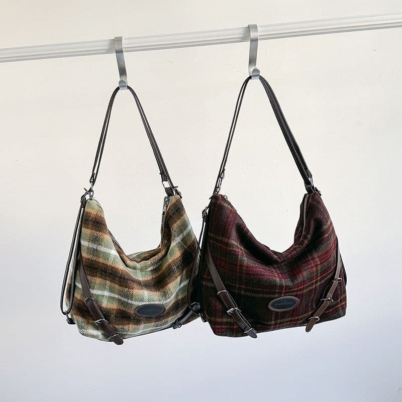 image-Simple And Portable Fashion Underarm Crossbody Bag