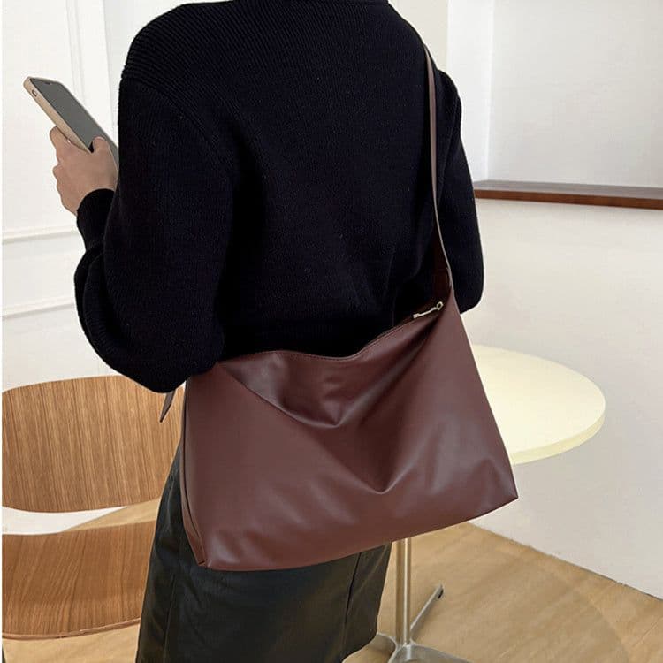 image-Large-capacity Shoulder Bag Women's Underarm Bag Retro Texture Totes Bag Fashion Casual Commuter Bags
