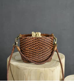 image-Women's Cowhide Weave Vintage Handbag