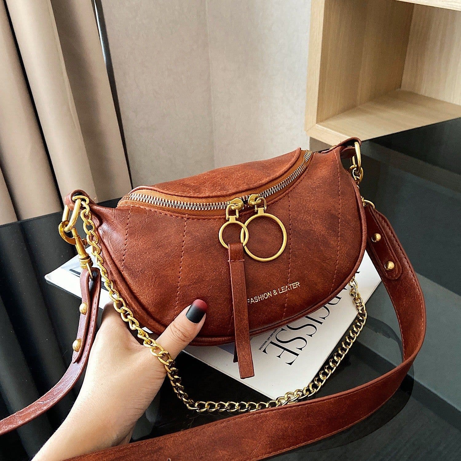 image-Women's Fashion All-matching Lightweight Retro Chest Bag