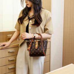 image-Women's Fashion Portable Bucket Bag Women's Messenger Bag