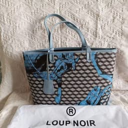 image-Retro Large Capacity Handbag Women's Tote Bag