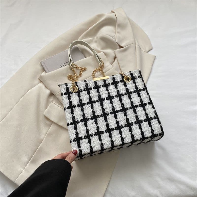 image-Large Capacity Women's Leisure Chain Shoulder Bag