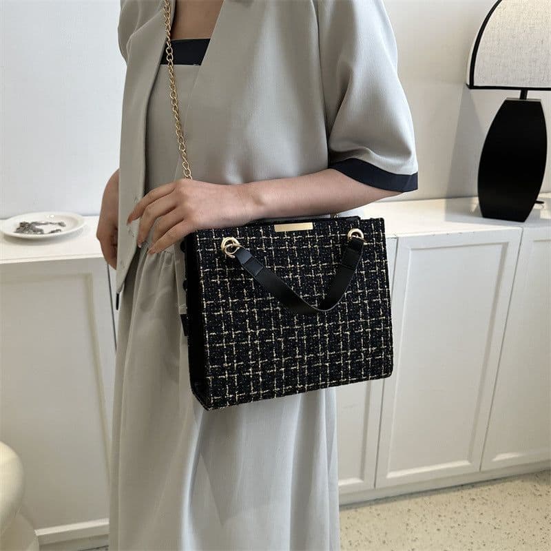 image-Large Capacity Women's Leisure Chain Shoulder Bag