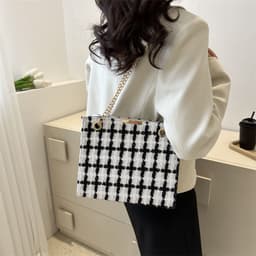 image-Large Capacity Women's Leisure Chain Shoulder Bag