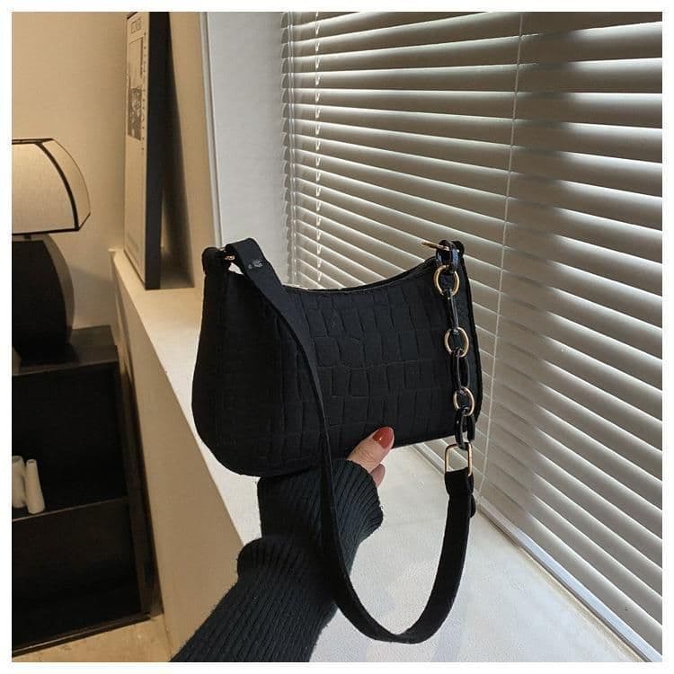 image-Spring New Fashion Simple Graceful Underarm Handbag High Sense Niche
