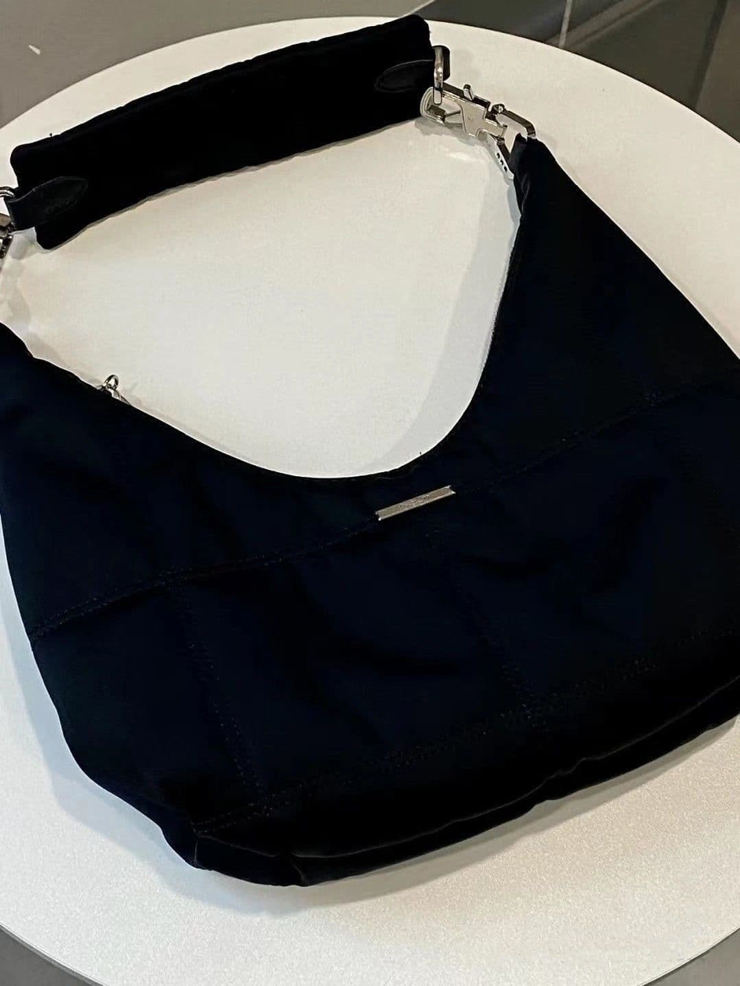 image-Winter Velvet Black Retro Sunny Dark Clouds Special-interest Design Casual Fashion Underarm Baguette Bag
