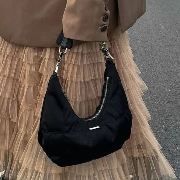 image-Winter Velvet Black Retro Sunny Dark Clouds Special-interest Design Casual Fashion Underarm Baguette Bag