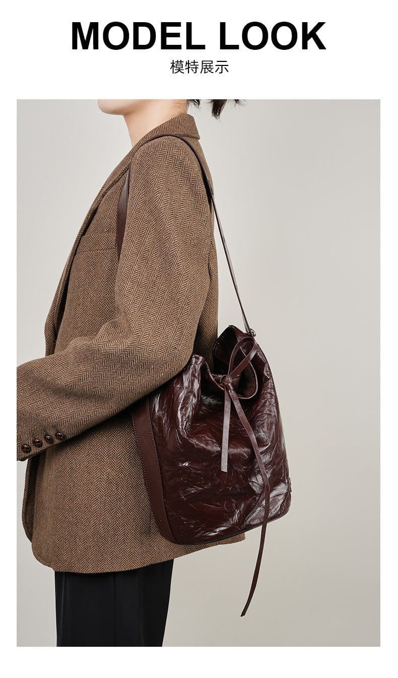 image-Bucket Bag Fashion Special-interest Hand Grip Pattern Leather One-shoulder Crossbody Tote