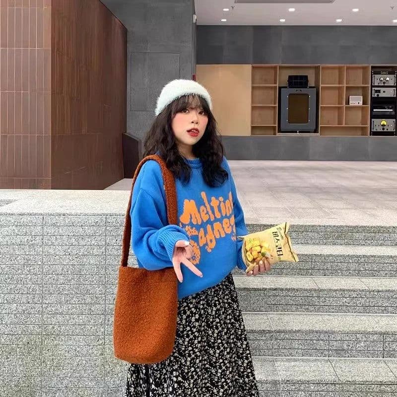 image-Autumn And Winter Fur Large-capacity Bucket Shoulder Bag
