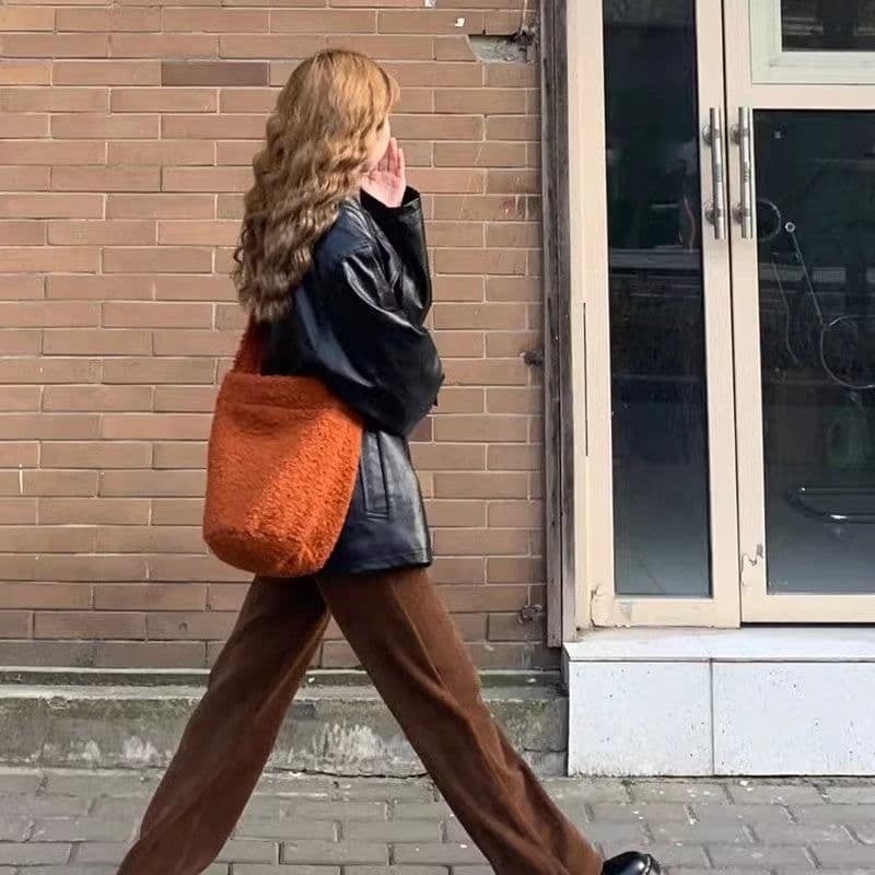 image-Autumn And Winter Fur Large-capacity Bucket Shoulder Bag
