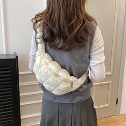 image-Women's All-match Casual Bubble Mini Pleated Slanted Chest Bag