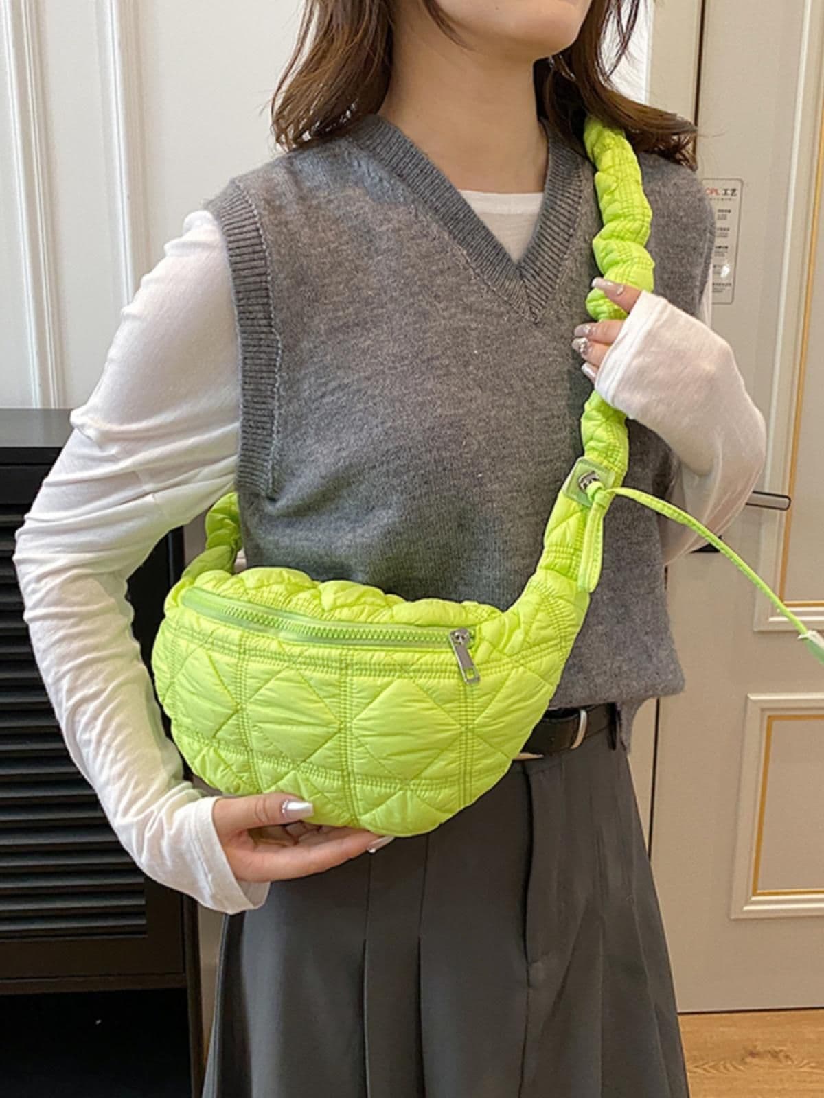 image-Women's All-match Casual Bubble Mini Pleated Slanted Chest Bag