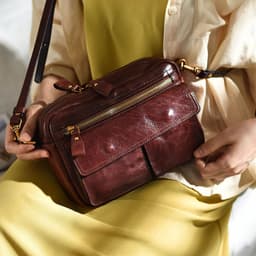 image-Niche Leather Women's Bag British Handsome Crossbody Bag