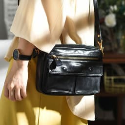 image-Niche Leather Women's Bag British Handsome Crossbody Bag