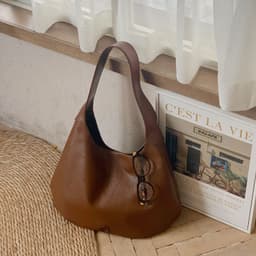 image-Large Capacity Special-interest Design Pleated Shoulder Commuter Bag