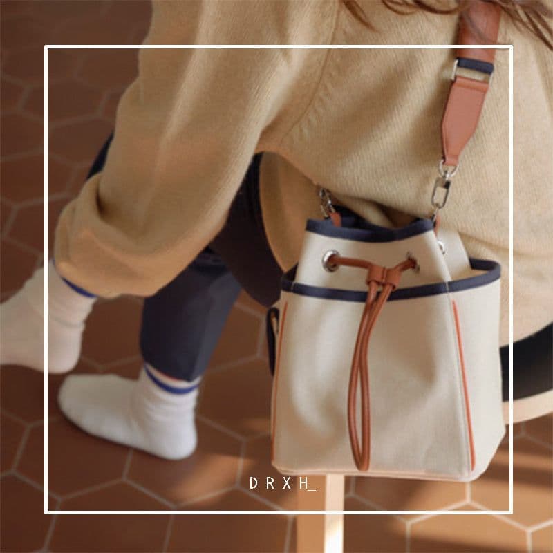 image-All-match Contrast Color Drawstring Closed Canvas Bag
