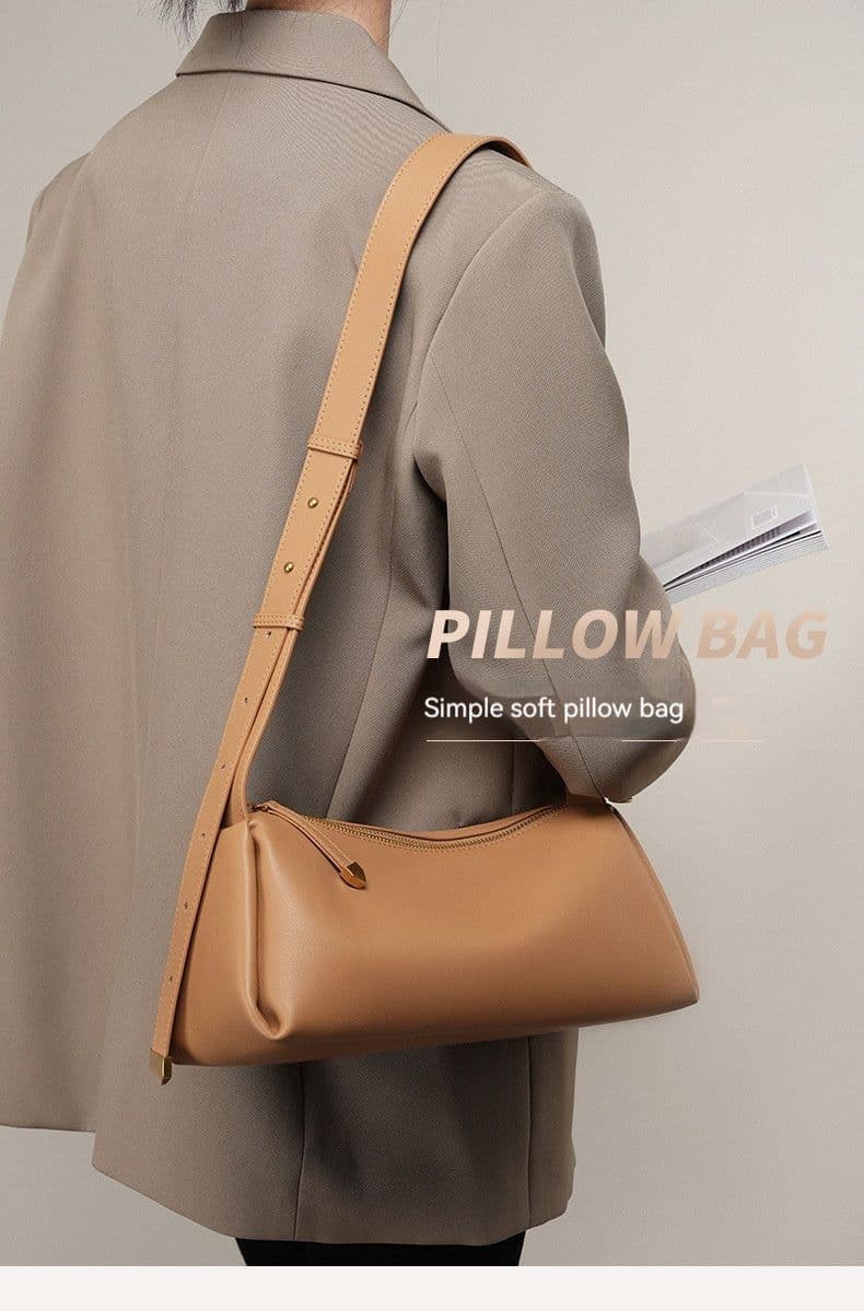 image-Women's High-grade Cowhide Baguette Underarm Bag