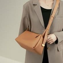 image-Women's High-grade Cowhide Baguette Underarm Bag