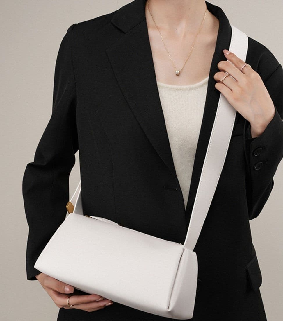 image-Women's High-grade Cowhide Baguette Underarm Bag