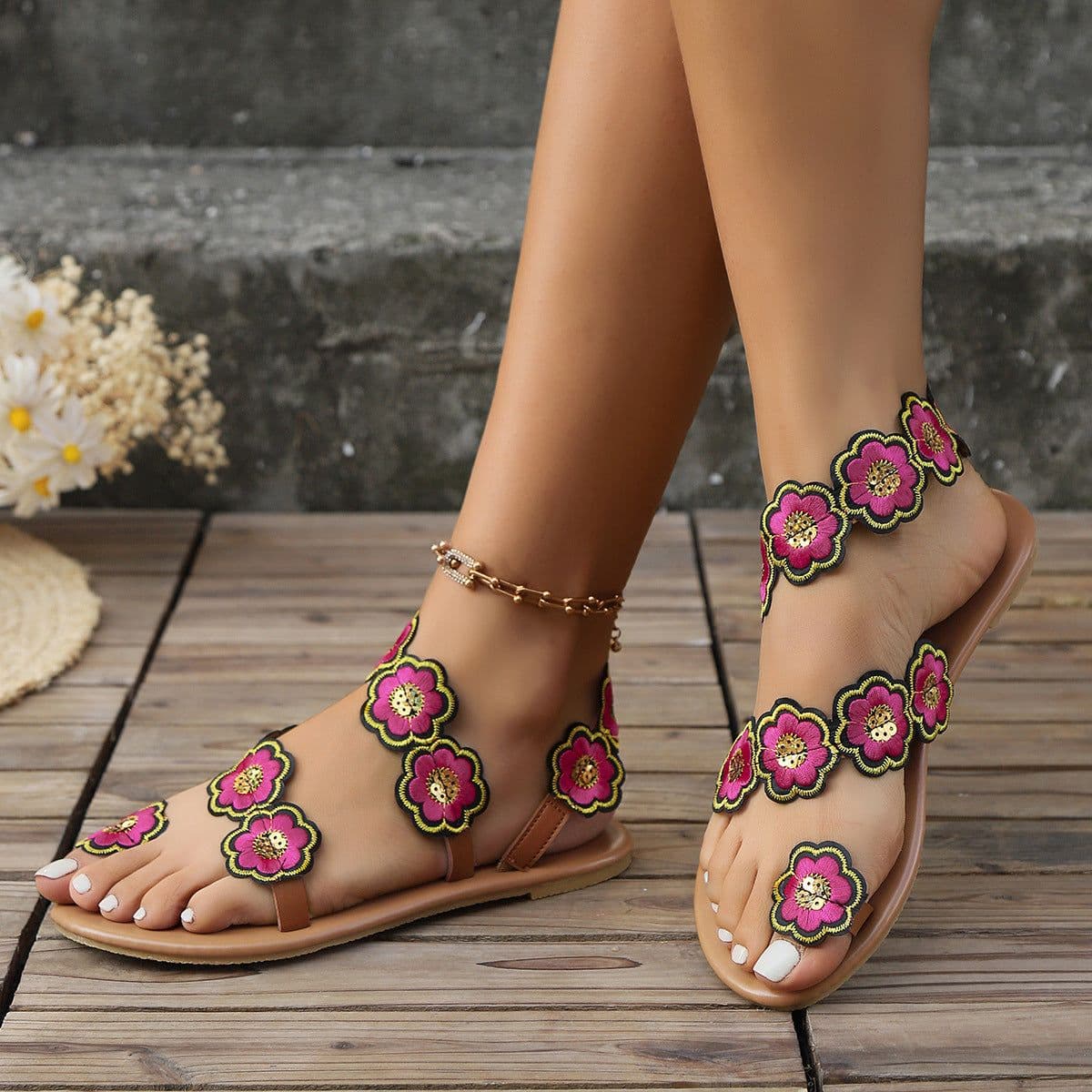 image-Ethnic Style Flowers Flat Sandals Summer Vacation Casual Clip Toe Beach Shoes For Women