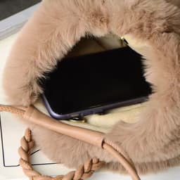 image-Plush Versatile Handbag Women's Pleated Cloud Bag