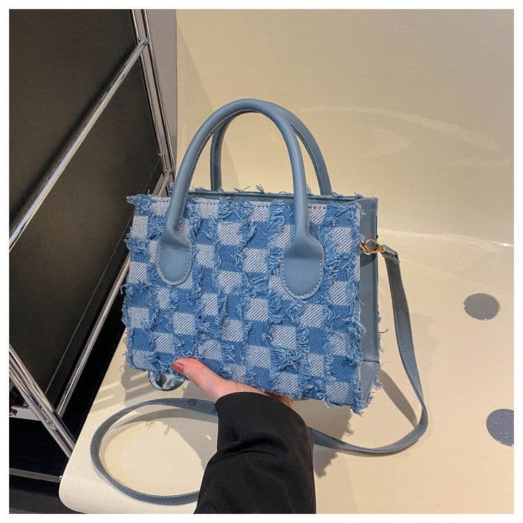 image-Plaid New Korean Style Fashionable Trendy One-shoulder Winter Textured Messenger Bag