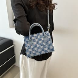 image-Plaid New Korean Style Fashionable Trendy One-shoulder Winter Textured Messenger Bag