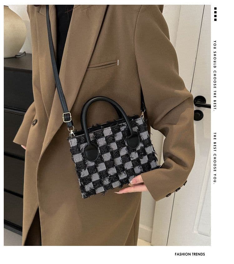 image-Plaid New Korean Style Fashionable Trendy One-shoulder Winter Textured Messenger Bag