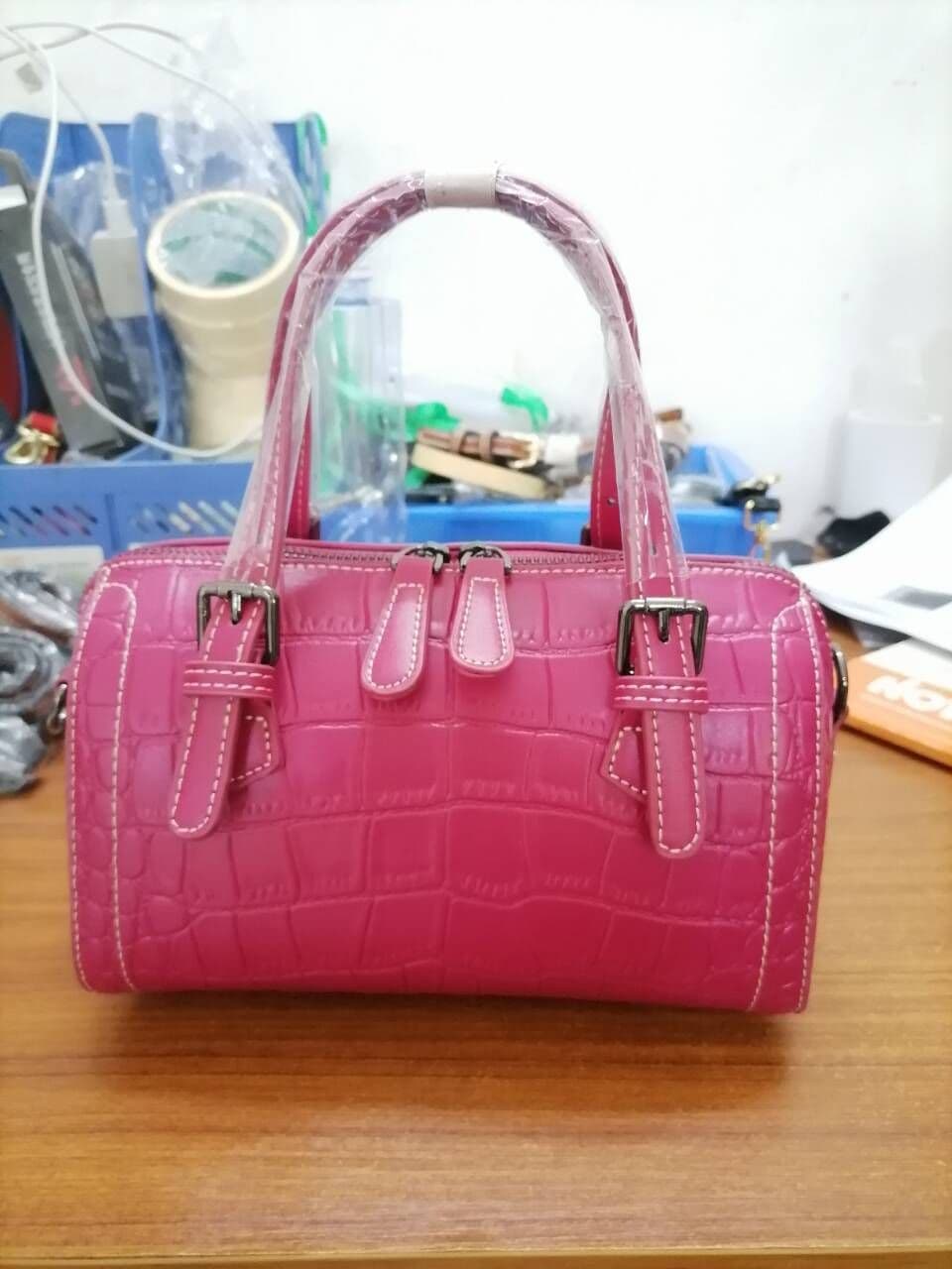 image-Women's Fashion Crocodile Pattern Leather Crossbody Handbag