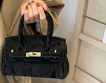 image-Retro Fashion Portable Large Capacity Bag Ladies
