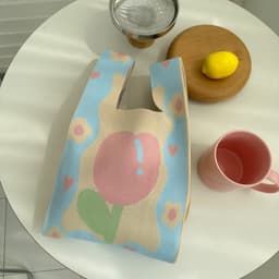 image-Spring Tulip Knitted Bags Contrast Color And Versatile Hand Carrying