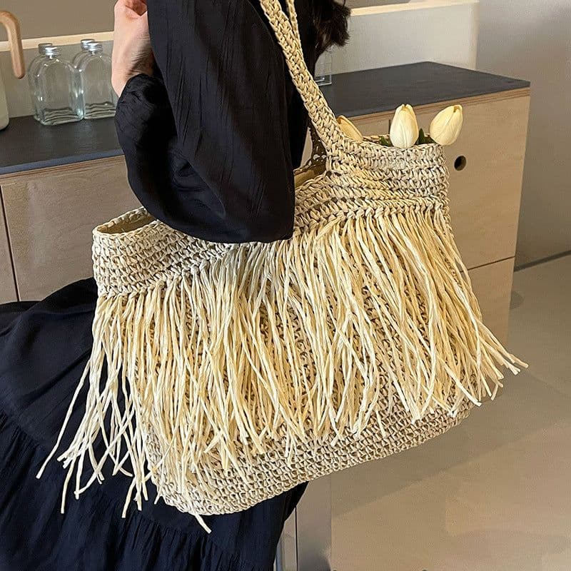 image-Straw Woven Women's Large Capacity Tassel Shoulder Bag