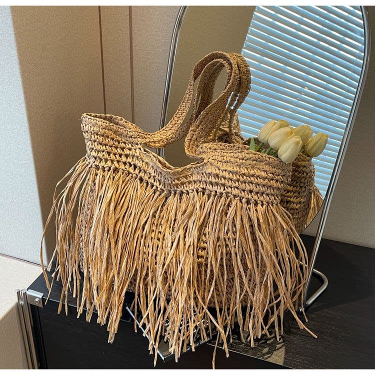 image-Straw Woven Women's Large Capacity Tassel Shoulder Bag