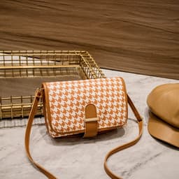 image-Women's Fashion Plaid Shoulder Messenger Bag