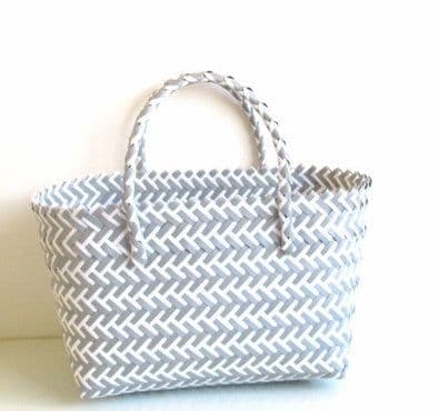 image-Woven Portable Striped Color Matching Beach Fashion Women's Bag