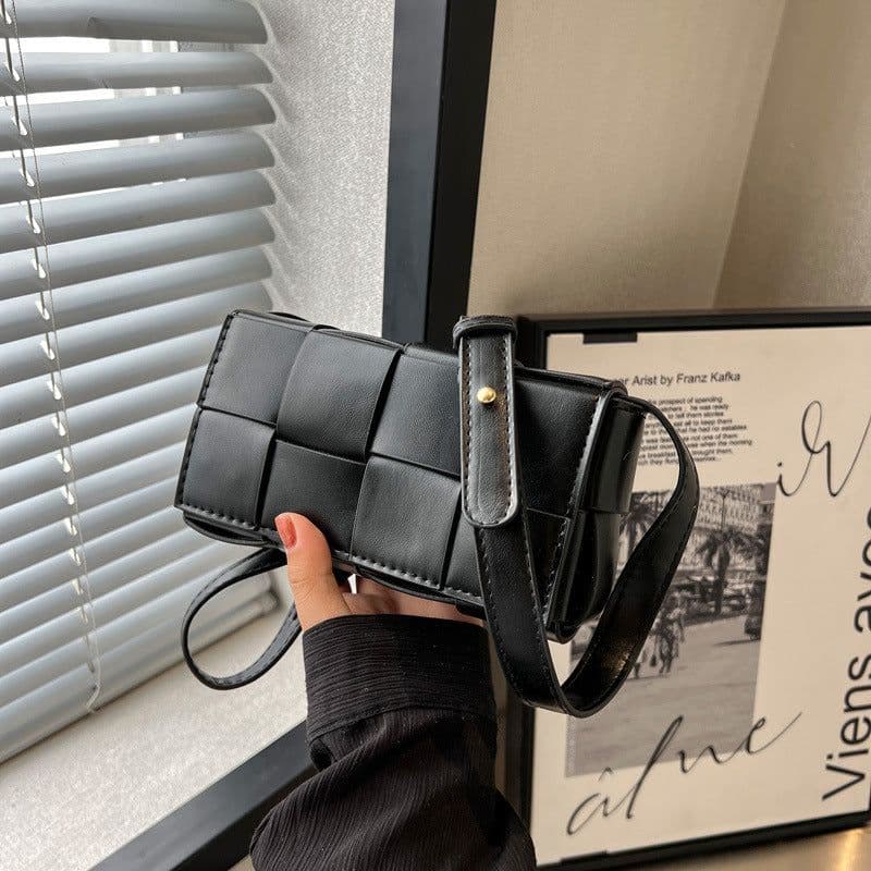 image-All-match Shoulder Bag Handmade Woven Small Square Bag