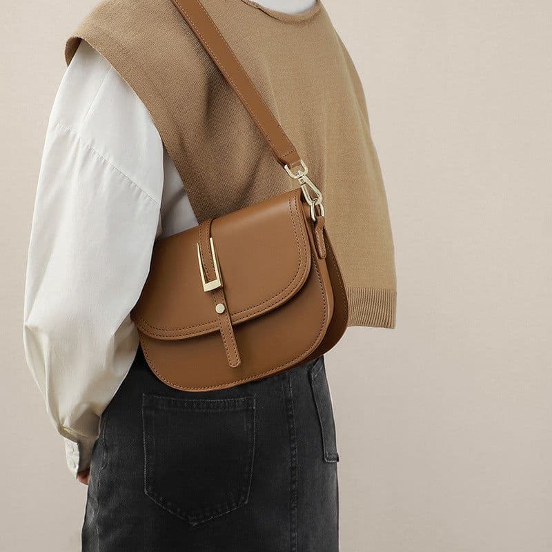 image-New Spring And Summer Fashion Messenger Bag Genuine Leather