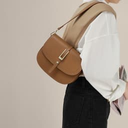 image-New Spring And Summer Fashion Messenger Bag Genuine Leather