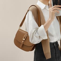 image-New Spring And Summer Fashion Messenger Bag Genuine Leather