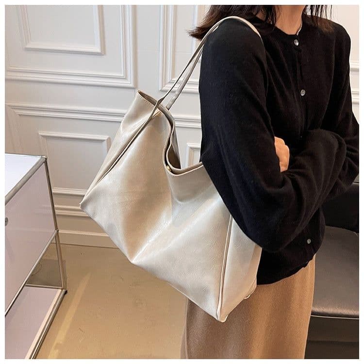 image-Women's Large Capacity Fashion Cattlehide Leather Shoulder Handbag