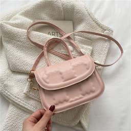 image-Women's Simple Korean-style Fashion Messenger Bag