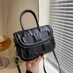 image-Women's Simple Korean-style Fashion Messenger Bag