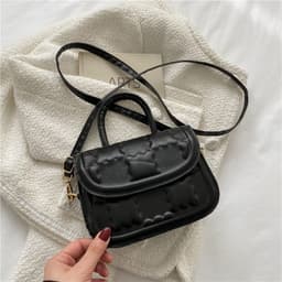 image-Women's Simple Korean-style Fashion Messenger Bag