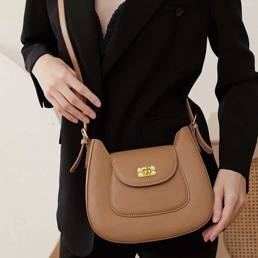 image-Special-interest Design Saddle Unique One-shoulder Messenger Bag