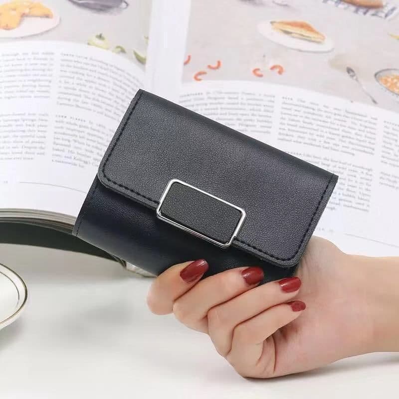 image-Women's Short And Simple Plaid Fashion Wallet