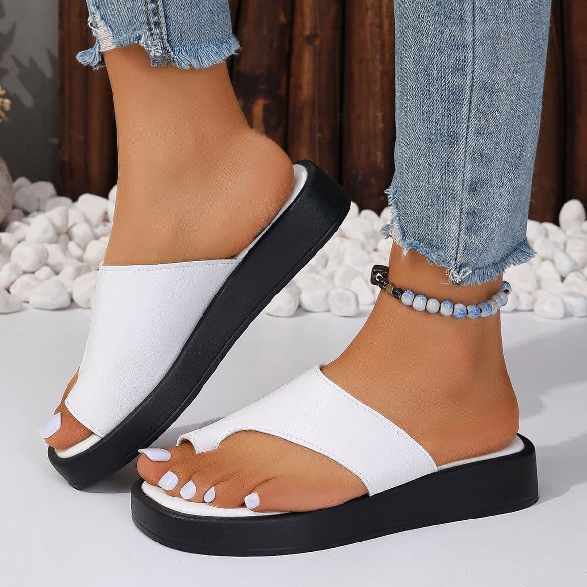 image-Thick-soled Clip Toe Flat Slippers Outdoor Summer Casual Solid Color Slides Shoes For Women